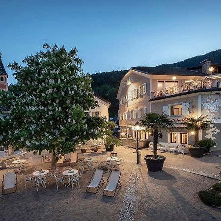 Hotel Weisse Lilie - B&B Rio di Pusteria ภายนอก รูปภาพ