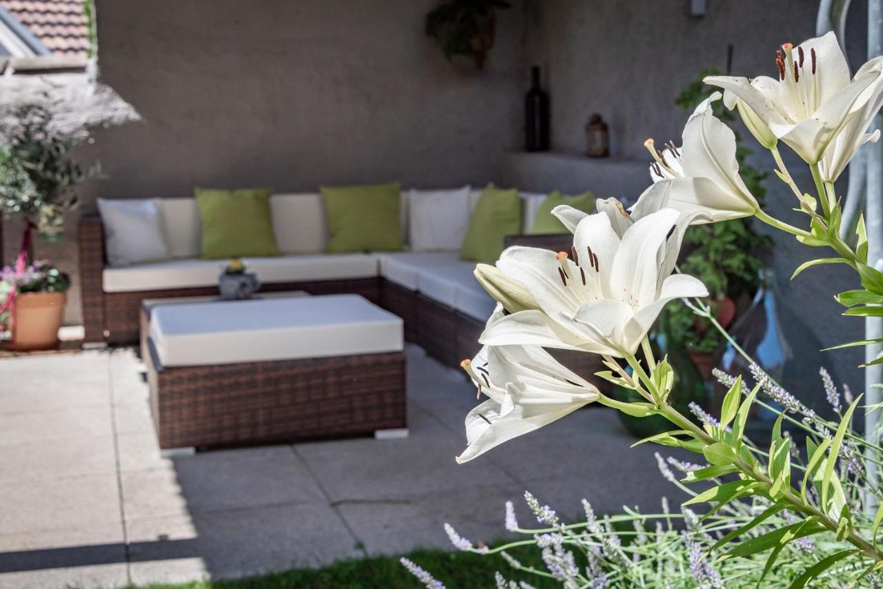 Hotel Weisse Lilie - B&B Rio di Pusteria ภายนอก รูปภาพ
