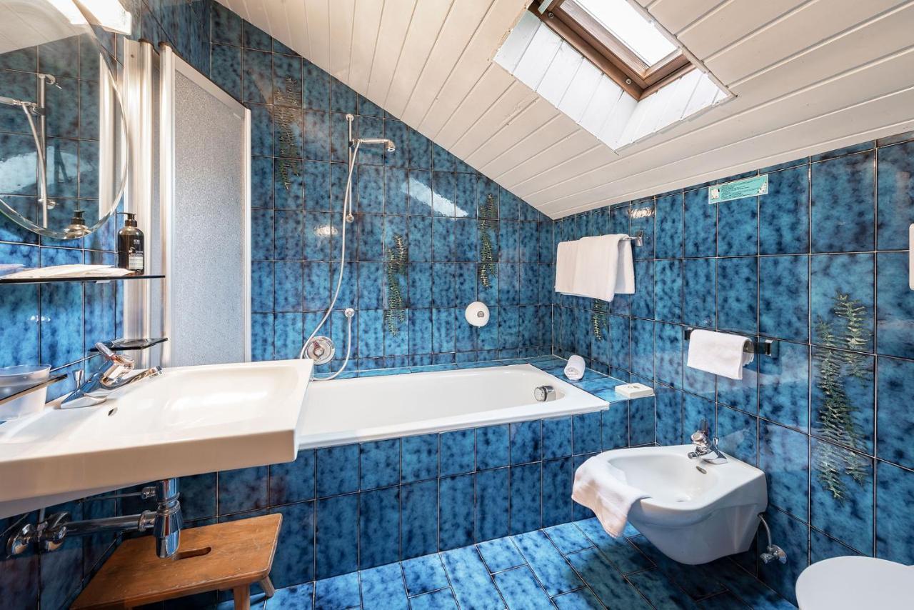 Hotel Weisse Lilie - B&B Rio di Pusteria ภายนอก รูปภาพ