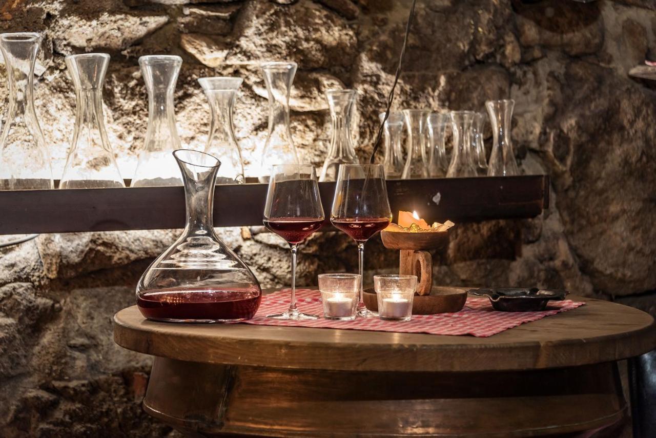 Hotel Weisse Lilie - B&B Rio di Pusteria ภายนอก รูปภาพ