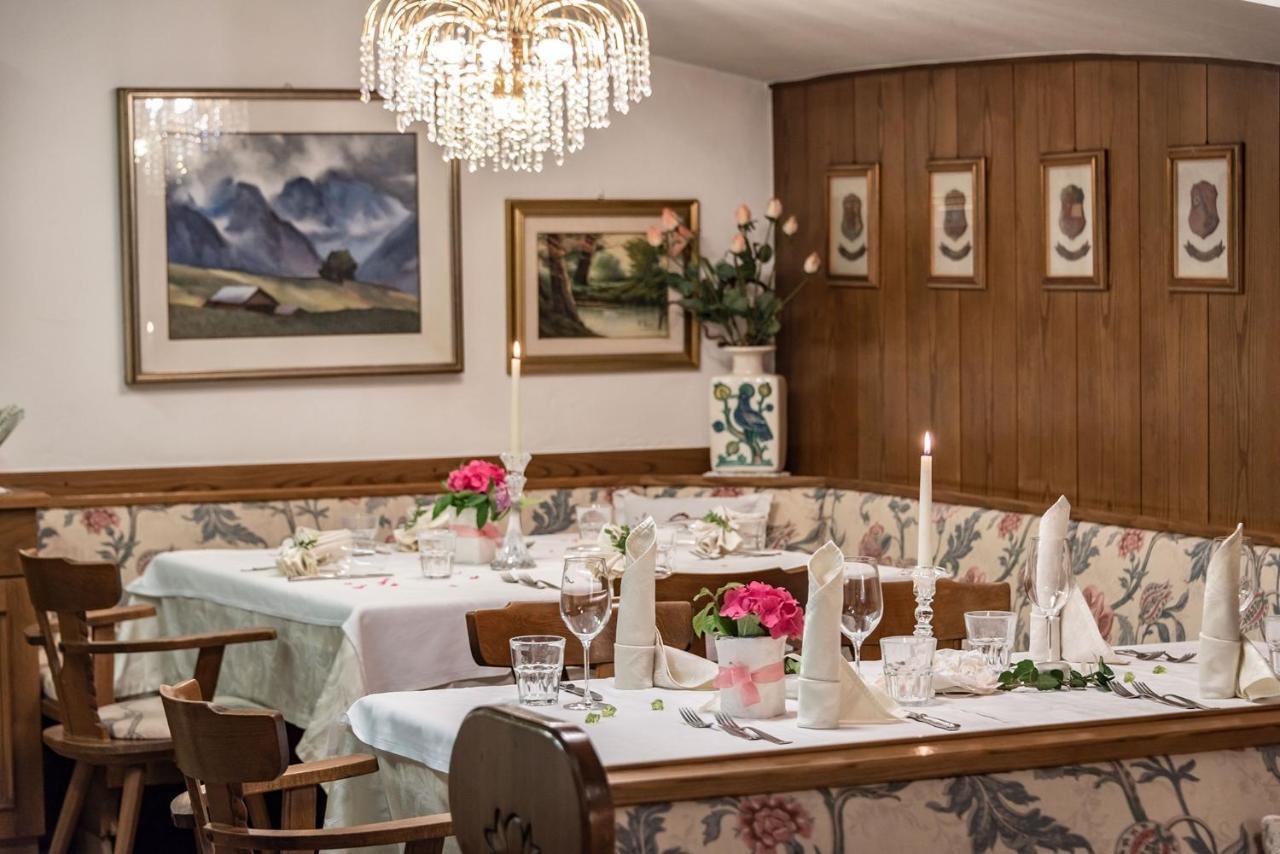 Hotel Weisse Lilie - B&B Rio di Pusteria ภายนอก รูปภาพ